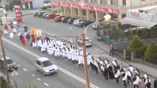 preview picture of video 'Encontro das Cruzes, Rumo a Igreja - Celeirós'