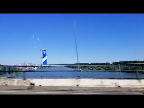 Rhine River in Bonn, Germany 🇩🇪