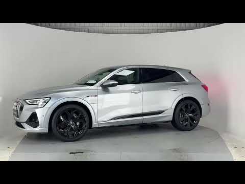 Audi e-tron S LINE 55 QUATTRO**22" UPGRADED ALLOYS - Image 2