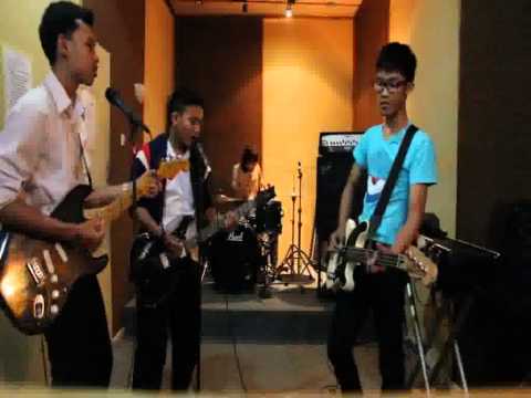 Viva la Vida & Menghapus Jejakmu (Mashup) - Rooftop Cinema