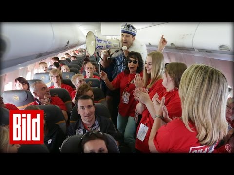 Party-Flieger nach Mallorca: Wildes Fotoshooting im Flieger  - (2/7) Drews / Megapark