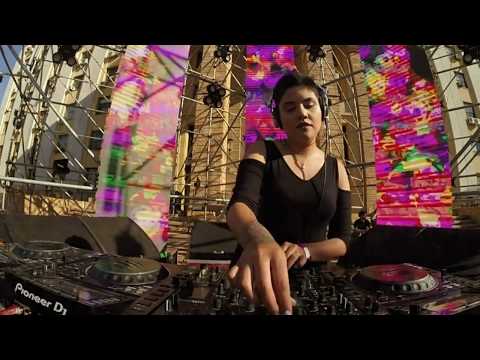 Flor Parra - Resumen Peatonal del Vino