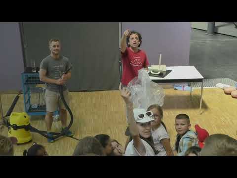 SCIENCE SHOW NR. 1: WISSENSCHAFT UND TECHNIK UNTERHALTSAM PRÄSENTIERT