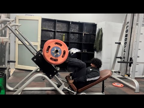 Winter Bulk Day 34 - leg and Shoulder 