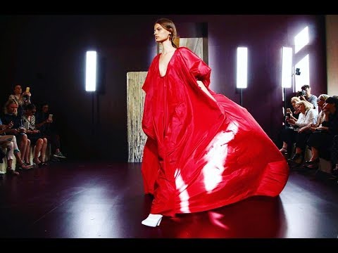 Valentino | Haute Couture | Fall/Winter 2017/18