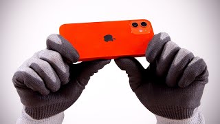[討論] 全球最大果黑頭子測試 iPhone12 徒手凹折
