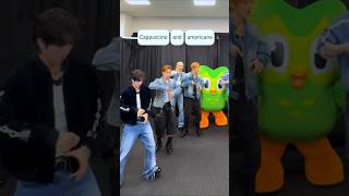 Download lagu Duolingo & Stray Kids 😍💕 #straykids #felix #kpop #skz #kpopskz mp3