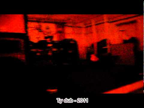 Xoveryouth fam - roots vibes in a dub style pt2 - @ rotterdam \ 8-04-2011