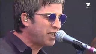 Everybody&#39;s On The Run - Noel Gallagher&#39;s High Flying Birds (Lollapalooza Chile 2016)