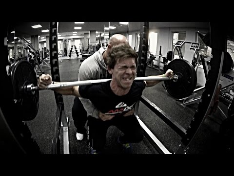 Trénink v Olympia Fitnessu (NOHY) Tomáš Lukáš // Tomáš Bureš