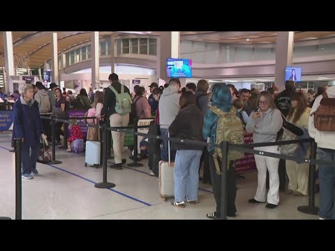 Thanksgiving travel rush at Sacramento International Airport