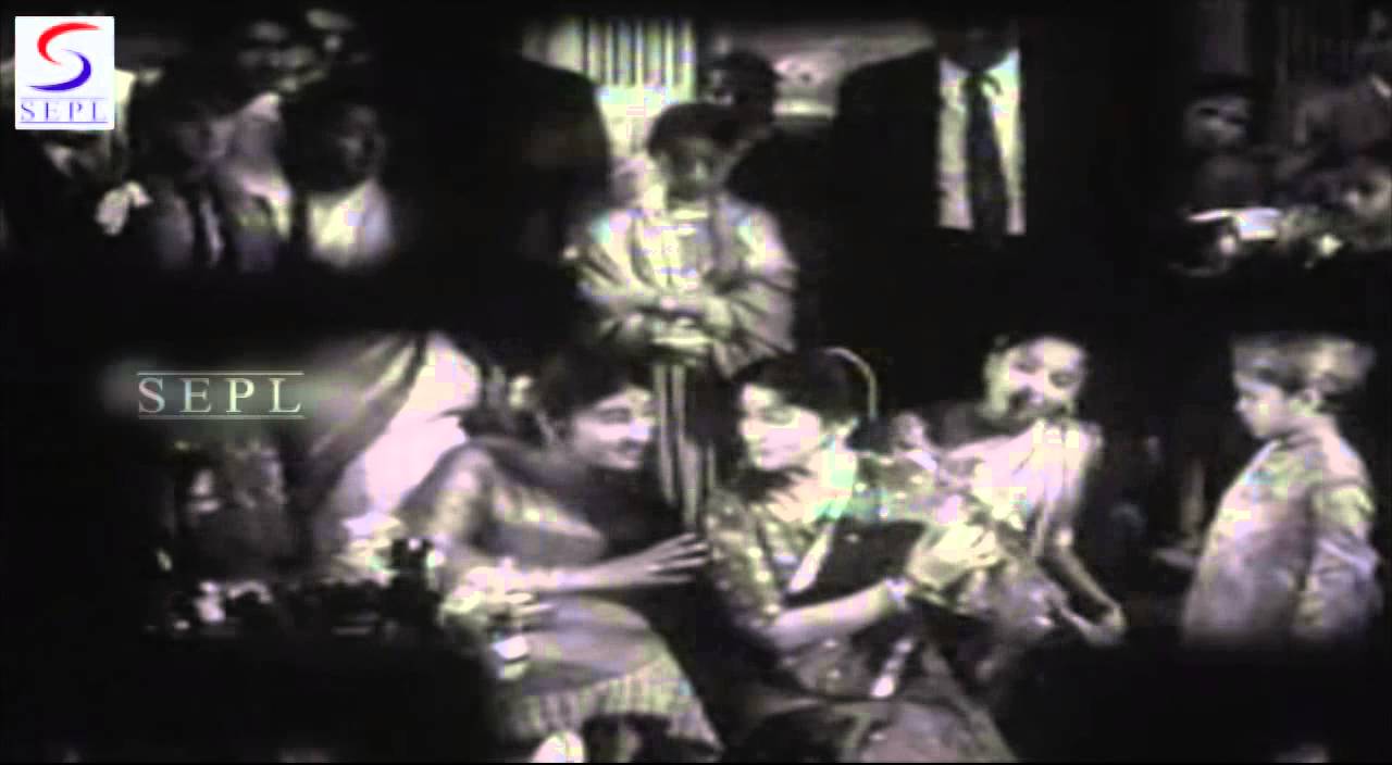 Munna Taaro Ka Raja, Leke Chanda Ka Baaja Lyrics | Batwara | Asha Bhosle | S Madan