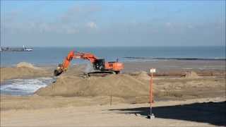 preview picture of video '7 OKT 2013 BELGIAN COAST WESTENDE OPSPUITING STRAND TUSSEN NOORDZEELAAN & FLANDRIALAAN'