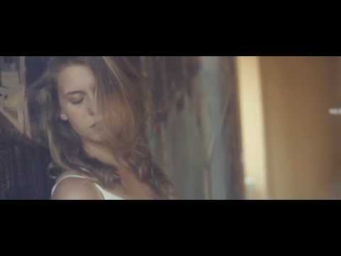 Easy - Nekaj med nama (official video)