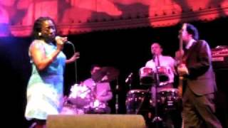 Sharon Jones & The Dapkings - Let Them Knock, Paradiso 15 April 2010.AVI