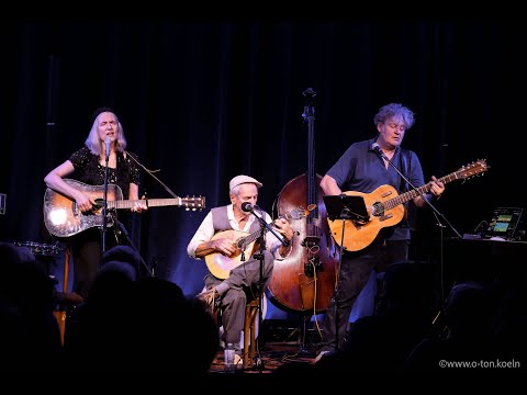 Ballhaus: Mit den Schatten allein