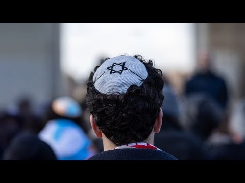 Zwei Jahre nach Hamas-Angriff: Antisemitismus in Deutschland steigt