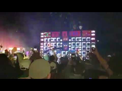 Baile funk com paredão megatron