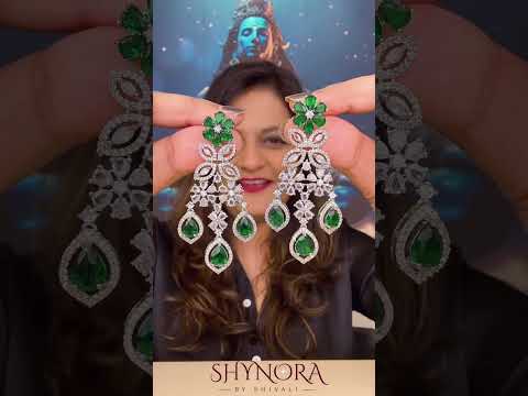 Emerald Green Floral Teardrop Necklace Set with Earrings & Maang Tikka