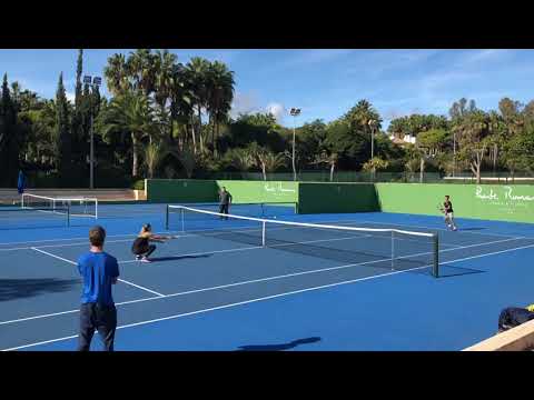 Ángel Guerrero y Paula Badosa entrenan en Marbella