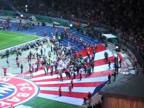 DFB-Pokalfinale 2010 FC Bayern - Werder Bremen (4:0) Siegsfeier Teil 3