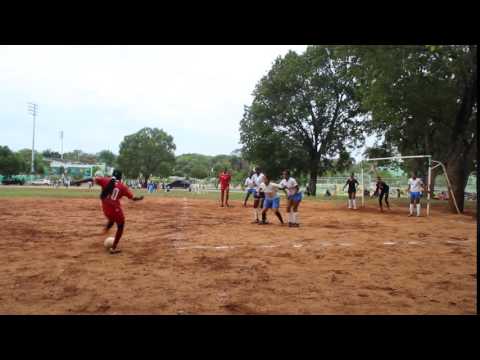 El perfecto tiro libre - Der perfekte Freistoß