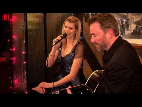 Hugh turner guitar tuition video.