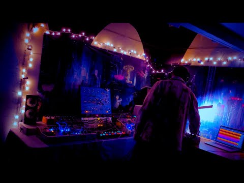Live Experimental Electronic Eurorack Performance (Blue Marvin 2600, Subharmonicon, Eurorack)
