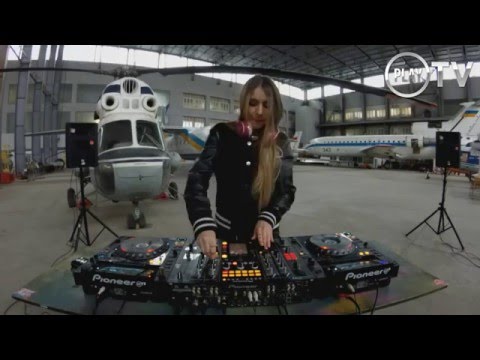 KSENIYA KESS - Live @PLAY TV 24.02.2016