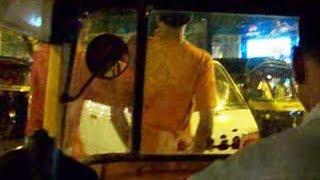 preview picture of video 'Scary trip through densely jammed intersection in Mumbai, India'