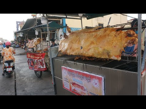 Amazing Grill The Whole Pigs on The Street @Steng MeanChey - Evening Street Food in Town 2022