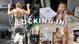 Back day vlog & Unboxing the Shark Cyro Glow Face Mask