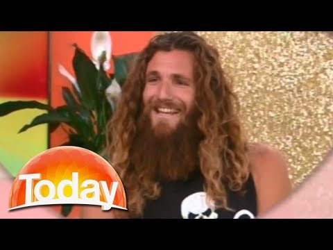 カールとリサ、ヒーローサーファーのデート相手を探す (Karl and Lisa try to find a date for hero surfer)