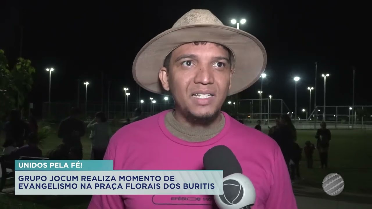 GRUPO DE JOVENS REALIZA MOMENTO DE EVANGELISMO NA PRAÇA FLORAIS DOS BURITIS