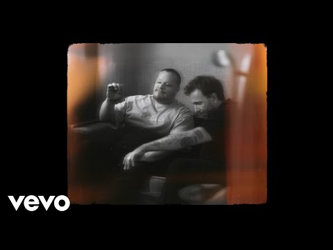 Sin Bandera - Nunca (Lyric Video)