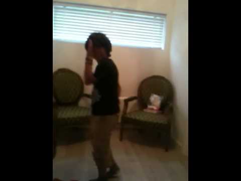 rayan chazavizadeh doet stupido