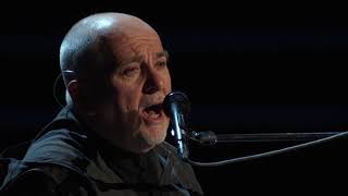 Peter Gabriel, Chris Martin perform &quot;Washing of the Water&quot; at the 2014 Induction Ceremony