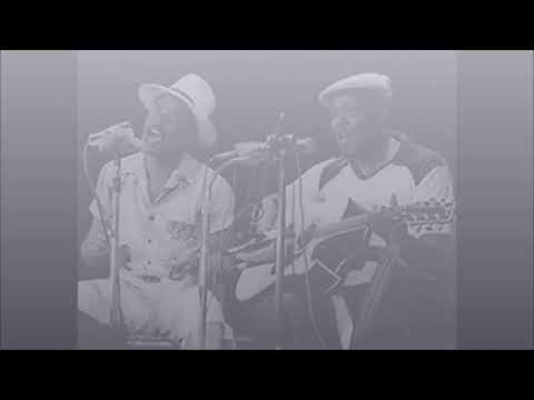 Bowling Green, John Cephas & Harmonica Phil Wiggins-Louise