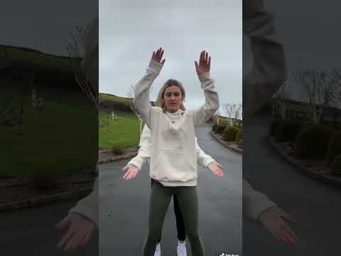 sister duo 🤪💖 #sisters #dance #shorts