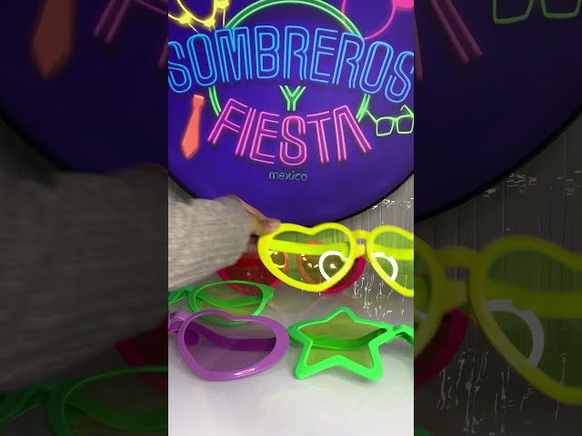 Vídeo relacionado con UCAMP Hippy Gafas de Sol,Gafas de Fiesta,22 pares de Gafas sin Bordes 3 modelos/estrella/corazón/llama para accesorios fotográficos de Halloween para fiestas de playa de cumpleaños de bodas
