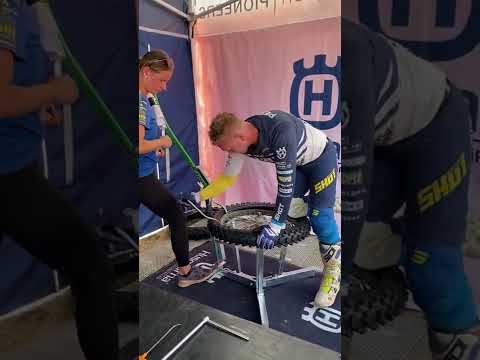 Mikael Persson ISDE 2022 Day 4 front tire change - Rabaconda 3-Minute Tire Changer
