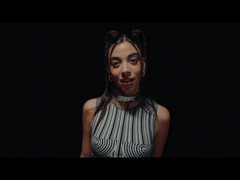Sara Terraza - Y tu ego qué tal? (Videoclip Oficial)