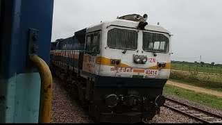 preview picture of video '12466 Ranthambhore Superfast Express with offlink IZN WDP-4D!!!!!!'