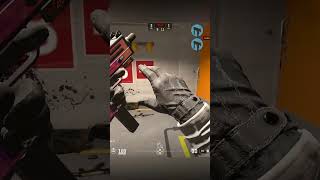 CS2: How to win a round #shorts