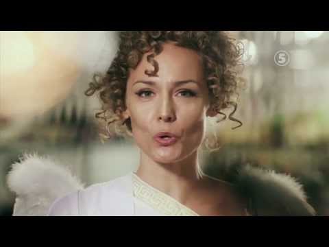 Carina Bergs musikvideo "Singelmänniskor som nätdejtar"