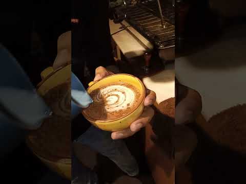 Best Hot chocolate 🍫 tulip 🌷 latte art #youtube #latteeart #coffeeart #barista #latteartclass