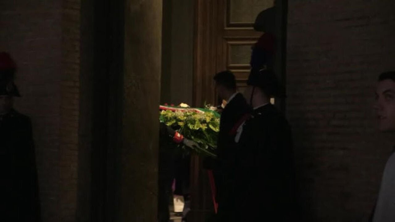 Funerali di Antonino Zichichi, il feretro lascia la Basilica di Santa Maria degli Angeli a Roma
