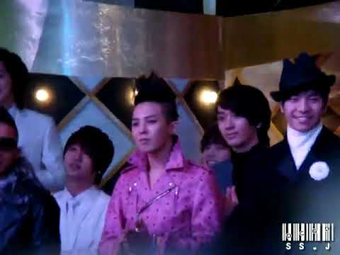 [fancam] 091229 GD watching 4minute's performance at SBS gayo daejun