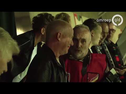 Tribune bij NEC vernoemd naar clubicoon Ron de Groot