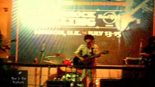 Bee & the Buskers - A Love Song in D-Major [Live @ Hard Rock Cafe Mumbai, 8th March 2012].flv